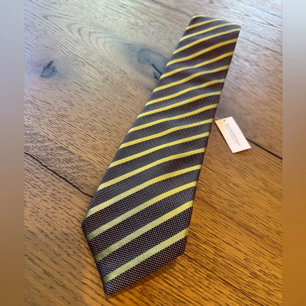 Banana Republic / NWT Men’s Striped Silk Tie - Picture 2 of 8
